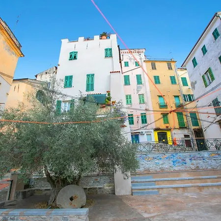 Apartment Domus Piazza Brigida - Happy Sanremo