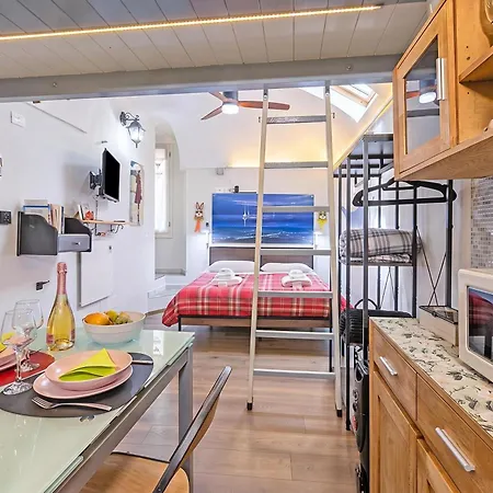 Apartman Domus Piazza Brigida Near & Casino - Happy